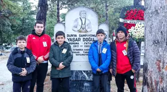 Efsane güreşçi Yaşar Doğu, kabri başında anıldı