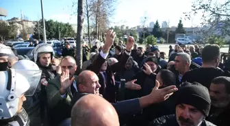 İBB UKOME toplantısında minibüsten taksiye dönüştürülen araçlar nedeniyle arbede yaşandı