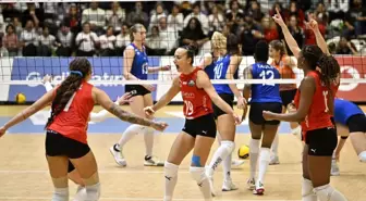 Muratpaşa Belediyesi Sigorta Shop, Çukurova Belediyespor'u 3-1'le geçti