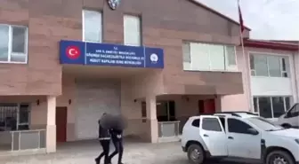 Van'da Göçmen Kaçakçılığı ve İnsan Ticareti Operasyonu: 1 Tutuklama