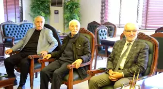 Bozüyük Belediye Başkanı Mehmet Talat Bakkalcıoğlu, Ertuğrulgazi Kültür ve Dayanışma Derneği Başkanı Mehmet Koca ve yönetim kurulu üyeleri ile bir araya geldi
