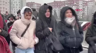 İstanbul'da Beylikdüzü'nde kar, Taksim'de karla karışık yağmur