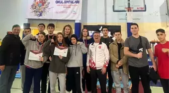 Düzceli Sporcular Okul Sporları Bilek Güreşi Gençler B Grup Birinciliği Seçmelerinde 6 Madalya Kazandı