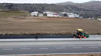 Bünyan'da Gergeme-Yeni Sanayi yan yolunda asfalt çalışmaları başladı