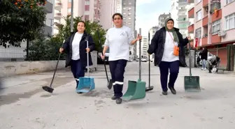 Çukurova Belediyesi Temizlik Melekleri Timi İle Sokaklar Daha Temiz