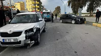 Dörtyol'da trafik kazası: İki otomobilde maddi hasar