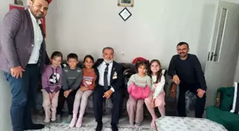 Kütahya'da Cumhuriyet İlkokulu öğrencileri Kıbrıs gazisini ziyaret etti