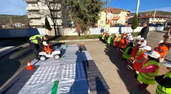Gölpazarı Trafik Jandarma Ekipleri Öğrencilere Eğitim Düzenledi
