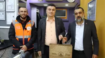 Kağıthane Belediyesi, Kuaför ve Berberlere Yeni Yıl Hediye Seti Dağıttı
