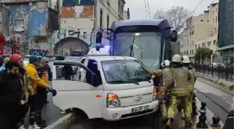 Karaköy'de Tramvay Kazası: Bir Kişi Yaralandı