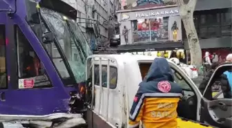 Karaköy'de Tramvay Kazası: Bir Kişi Yaralandı