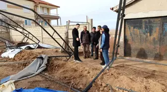 Karaman'ın Kazımkarabekir ilçesinde şiddetli rüzgar ve fırtına hayvan çadırlarını yıktı