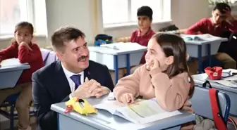 Karaman Valisi Hüseyin Engin Sarıibrahim, İlyas Küçüker İlkokulu'nu ziyaret etti