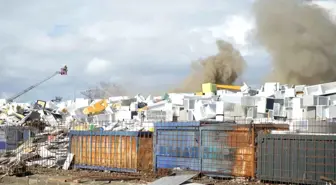 Manisa'daki Geri Dönüşüm Tesisinde Yeniden Yangın Çıktı