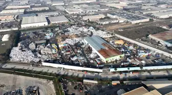 Manisa'daki geri dönüşüm tesisinde çıkan yangın sonrası valilik devreye girdi