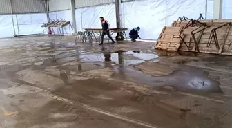 Sungurlu'da Pazarcılar ve Vatandaşlar İçin Branda Çekildi