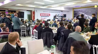 Sakarya Büyükşehir Belediye Başkanı Ekrem Yüce, belediye personeliyle moral yemeğinde bir araya geldi