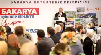Sakarya Büyükşehir Belediye Başkanı Ekrem Yüce, belediye personeliyle moral yemeğinde bir araya geldi