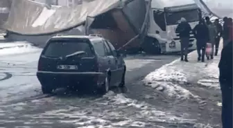 Malkara'da Kaza Yapan TIR Yolu Kapattı