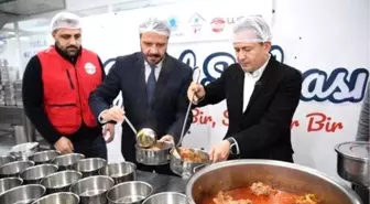 Tuzla Belediyesi Aşevi, ihtiyaç sahibi vatandaşlara sıcak yemek ulaştırıyor