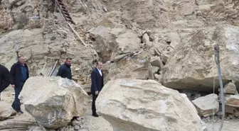 Uludere Belediyesi, heyelan nedeniyle zarar gören vatandaşa yardım edecek