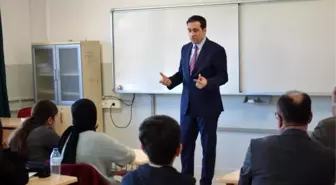 Bilecik Kaymakamı Ömer Faruk Tuncer, BİL-EN Projesi kapsamında kitap okuma saatine katıldı