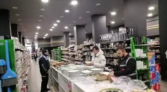 Kars'ta Zincir Marketlerde Denetim Yapıldı
