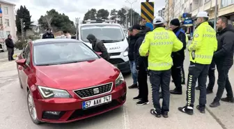 Sinop'ta 3 aracın karıştığı zincirleme trafik kazası maddi hasarla atlatıldı