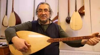 Van'da Bağlama İmalatçısı Tevhid Topal, Ürettiği Bağlamaları Yurt İçi ve Yurt Dışına Gönderiyor