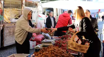 Alanya Belediyesi Regaip Kandili'nde Lokum ve Kandil Simidi Dağıttı