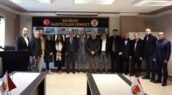 Bayburt Belediye Başkanı Hükmü Pekmezci, Bayburt Gazeteciler Cemiyeti'ni ziyaret etti