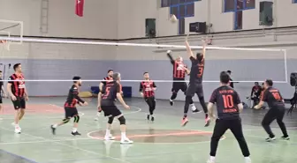 Çorum Bayat'ta Cumhuriyet'in 100. yılı voleybol turnuvası düzenlendi