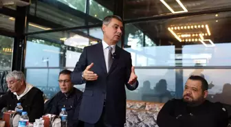 Gölbaşı Belediye Başkanı Ramazan Şimşek, Çalışan Gazeteciler Günü'nde gazetecilerle kahvaltıda buluştu