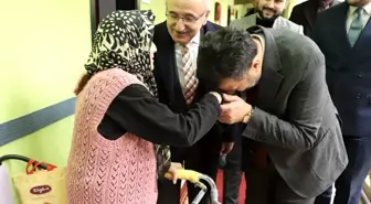 AK Parti Samsun Büyükşehir Belediye Başkan Adayı Halit Doğan, Huzurevi Ziyaretinde Yaşlılarla Buluştu