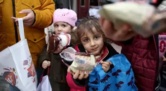 Konya'da Regaip Kandili'nde Çocuklar Şivlilik Topluyor