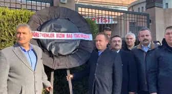 Eğitim-Bir-Sen Üyeleri, Murat Emir'e Tepki Gösterdi