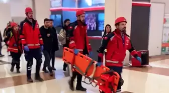 Orta Karadeniz Kariyer Fuarı'nda sağlık ekibince tatbikat gerçekleştirildi