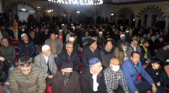 Kayseri'de Regaib Kandili'nde Vatandaşlar Camilere Akın Etti