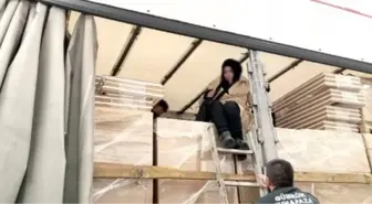 Edirne'de TIR Dorsesinde Yakalanan 8 Düzensiz Göçmen