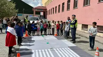 Ağrı'da Jandarma Timleri 89 Bin Kişiye Trafik Güvenliği Eğitimi Verdi