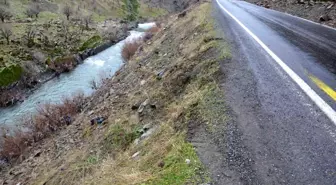 Şırnak'ta Lastiği Patlayan Otomobil Habur Çayı'na Uçtu