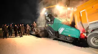 Yeşilyurt Belediye Başkanı Mehmet Çınar, deprem konutlarının alt yapısında çalışan ekiplere teşekkür etti