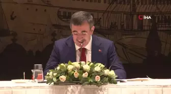 Cumhurbaşkanı Yardımcısı Cevdet Yılmaz, ekonomi müdürleriyle bir araya geldi