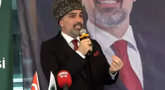 İshak Akbay İstanbul Büyükşehir Belediye Başkanlığı için bağımsız adaylığını açıkladı