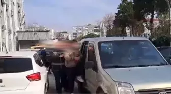 İzmir'de fuhuş çetesine yönelik operasyonda 3 kişi yakalandı