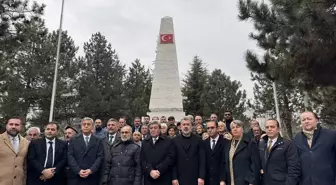 Kayseri'de İYİ Parti'nin belediye başkan adayları şehitliği ziyaret etti