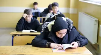 Muş Hasköy'de Közde Çay Elde Kitap Projesiyle Kitap Okuma Etkinliği