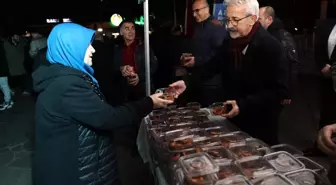 Nilüfer Belediye Başkanı Turgay Erdem, Regaip Kandili'nde Vatandaşlarla Birlikte