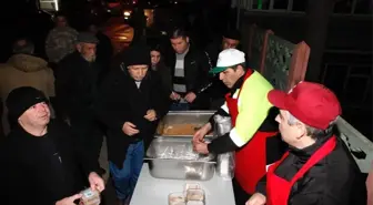 Odunpazarı Belediyesi Üç Aylar ve Regaip Kandili'nde Vatandaşlara Helva Dağıttı
