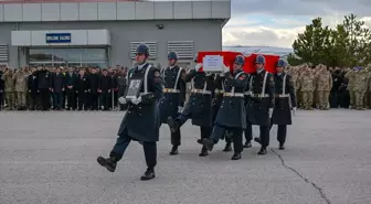 Pençe-Kilit Operasyonu bölgesinde şehit olan asker için Van'da tören düzenlendi